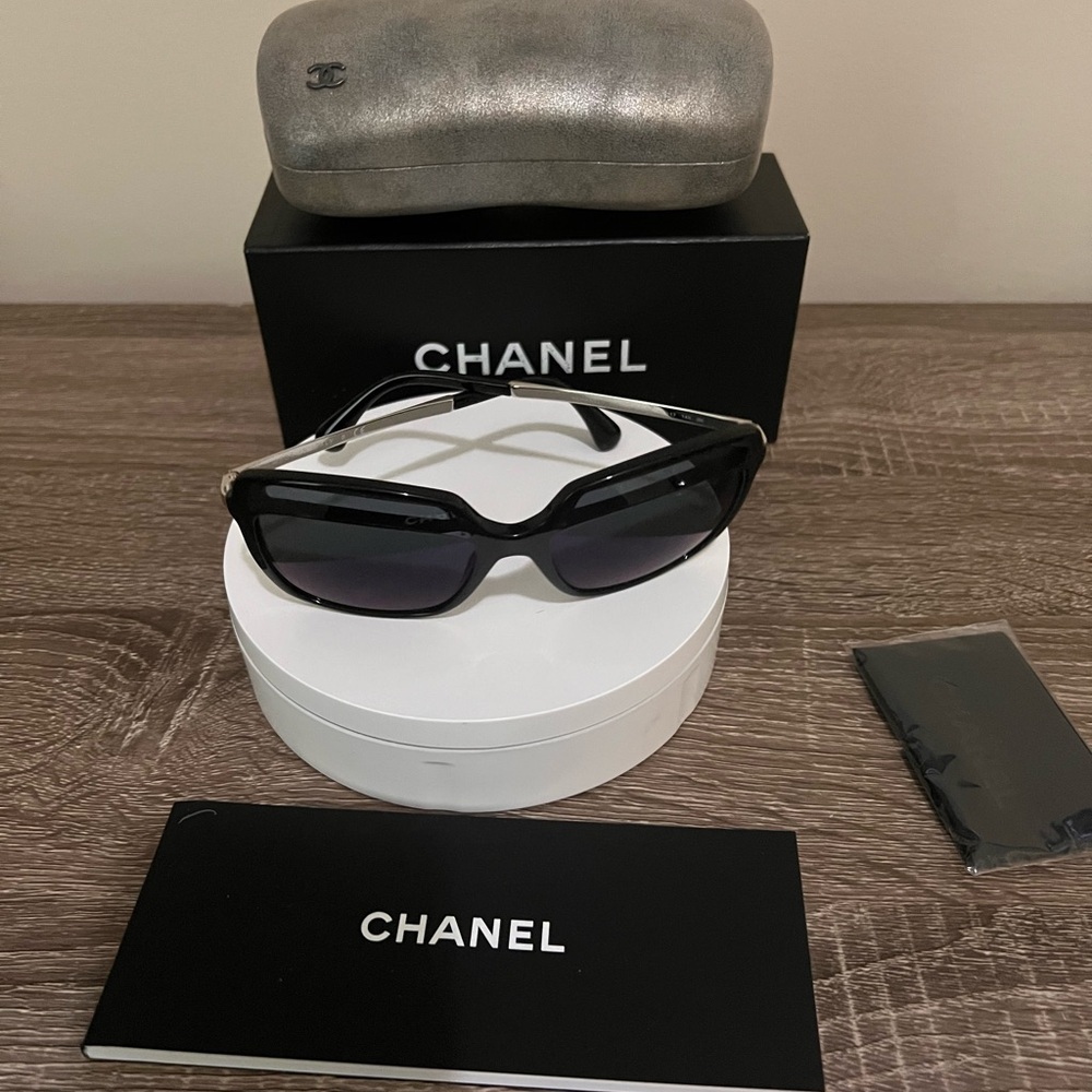 Chanel 5378 Nwot Square Sunglasses With Grey/Blue Mirror Lenses.